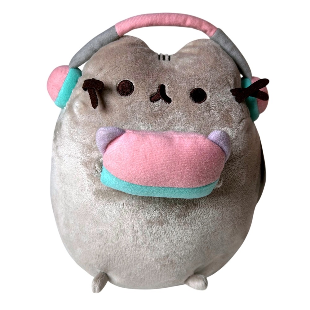 Pusheen Gamer Cat with Headphones playing Video Games Gund Plush (with tag)